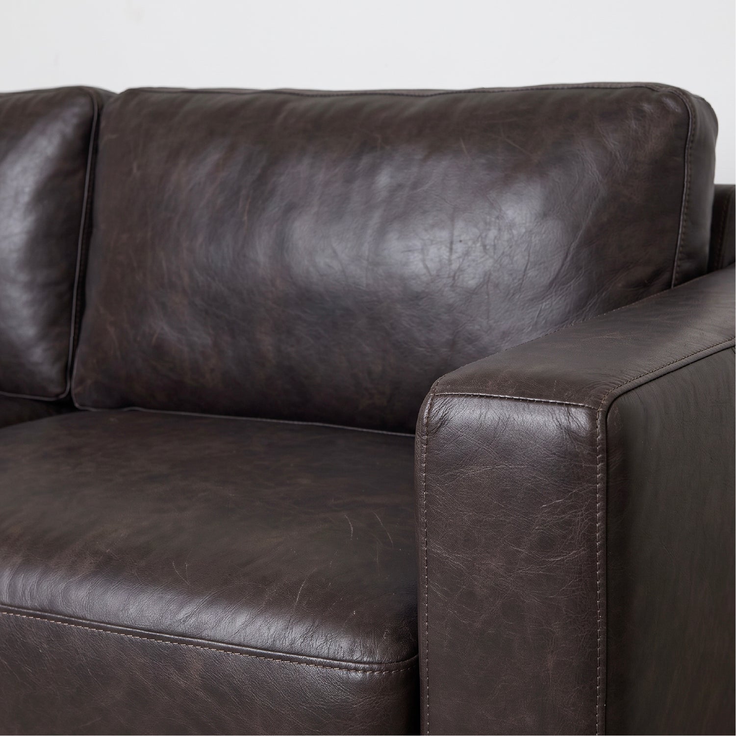 Sofa 3C Dewitt Cuero Campari