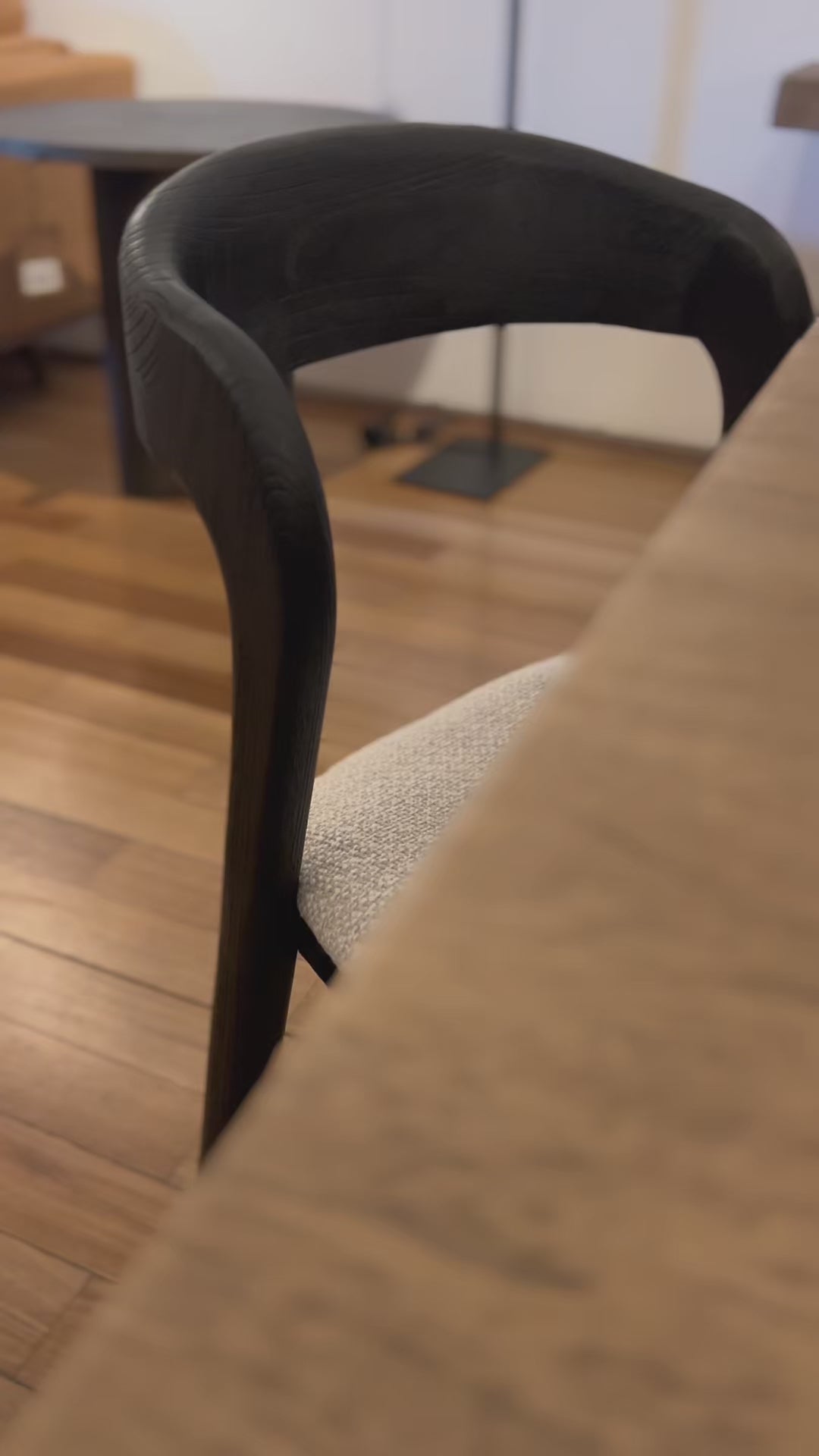 Cargar vídeo: Silla Comedor Baltimore Negro